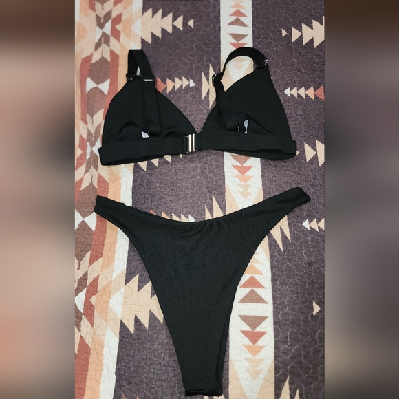 Black Kini! - Picture 2 of 2